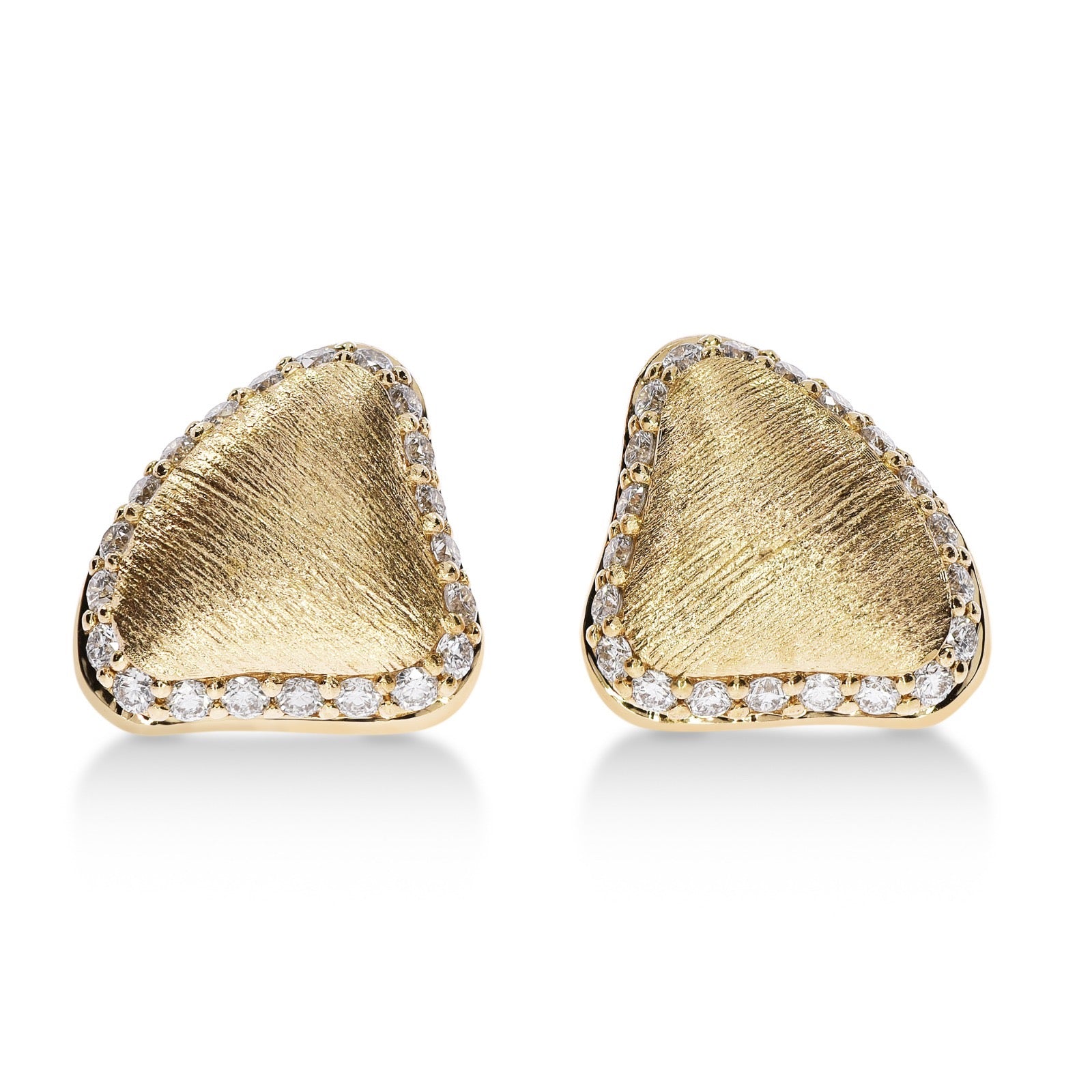 BRUSHED PEBBLE STUDS 18K YELLOW GOLD